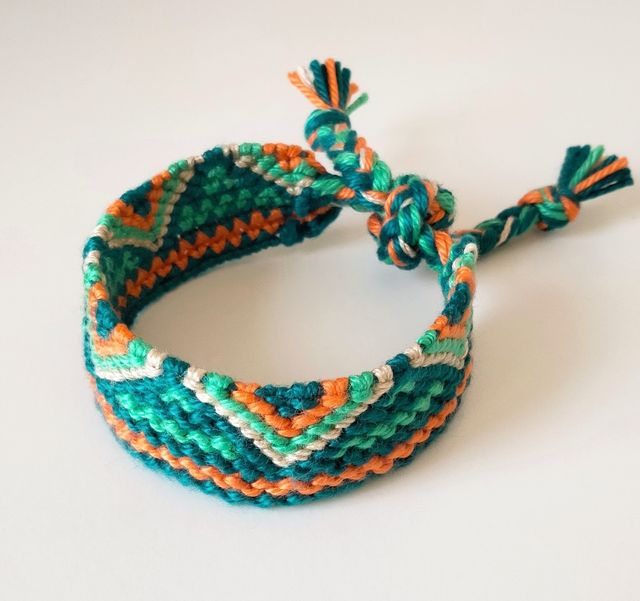 Bracciale verde triangoli