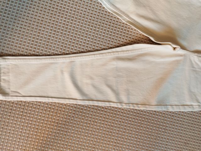 pantalón nuevo en color crudo