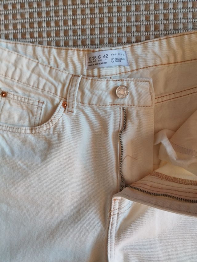 pantalón nuevo en color crudo