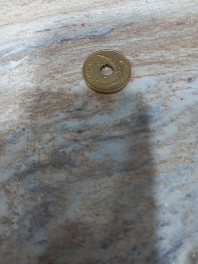 Moneda de 25 pesetasdel año 1990juan
