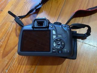 Canon eos 1300d
