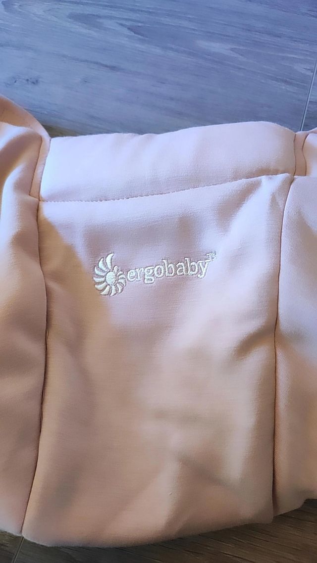 Mochila portabebés Ergobaby nueva