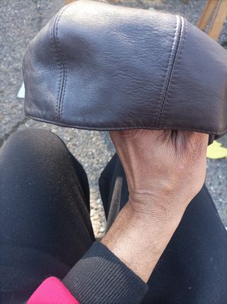 Boina piel y boina de Lacoste las dos 50€