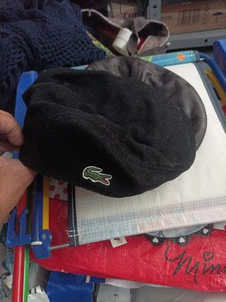 Boina piel y boina de Lacoste las dos 50€