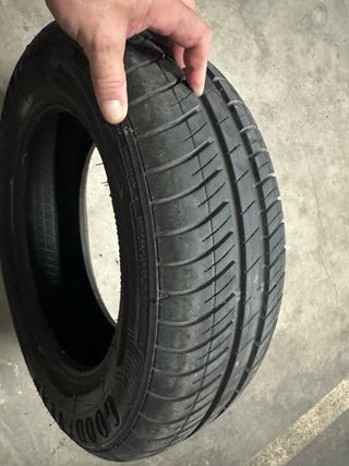 Neumatico Good Year 185/65R15 92T