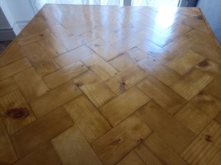 Tavolo basso in legno massello fatto da un falegname