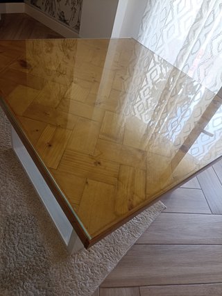 Tavolo basso in legno massello fatto da un falegname