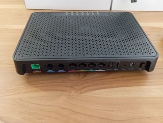 Router Livebox fibra y conversor wifi