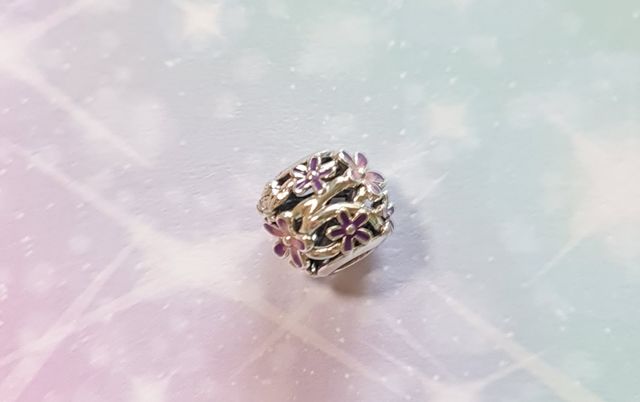 Charm Pandora Margarita filigrana