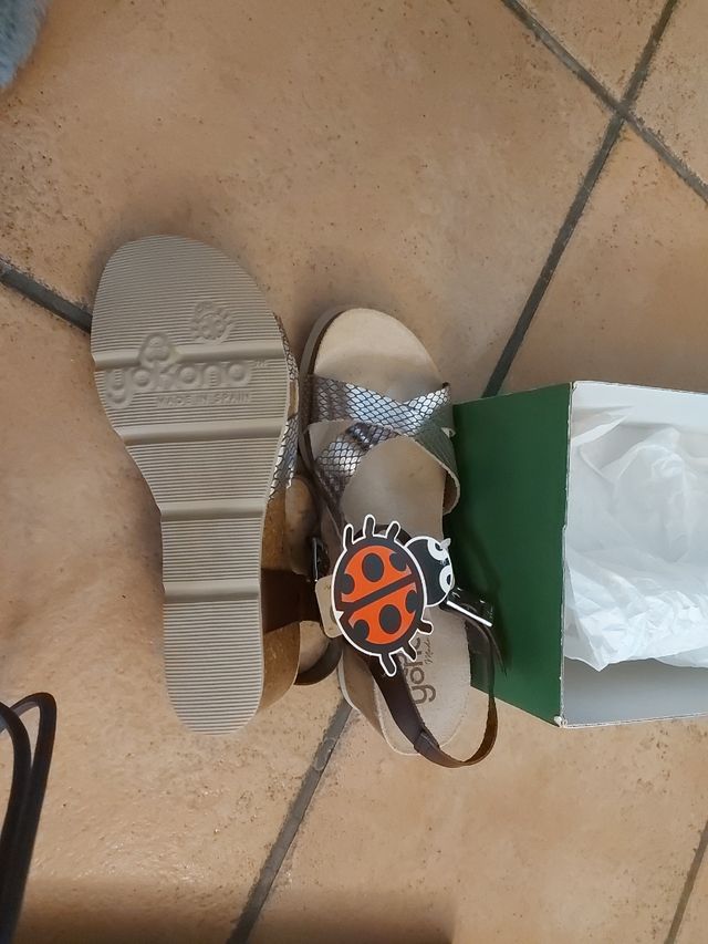Sandalias yokono marrón y dorado t37