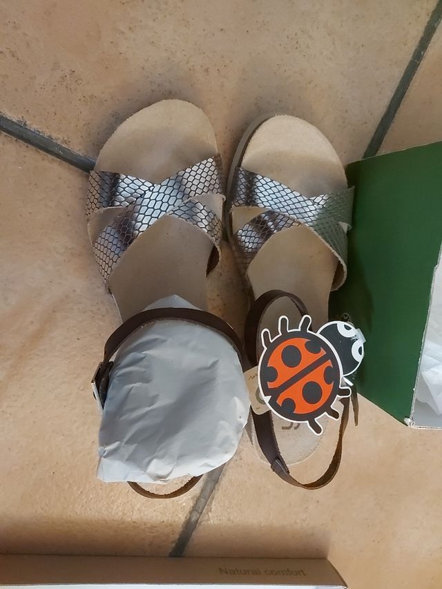 Sandalias yokono marrón y dorado t37