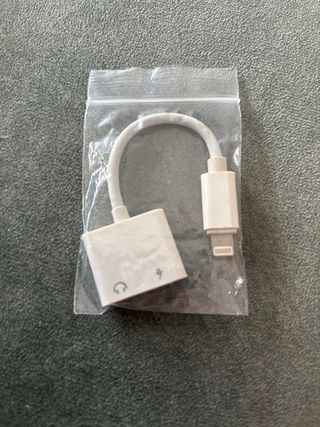 Adaptador lightning a jack APPLE original + REGALO