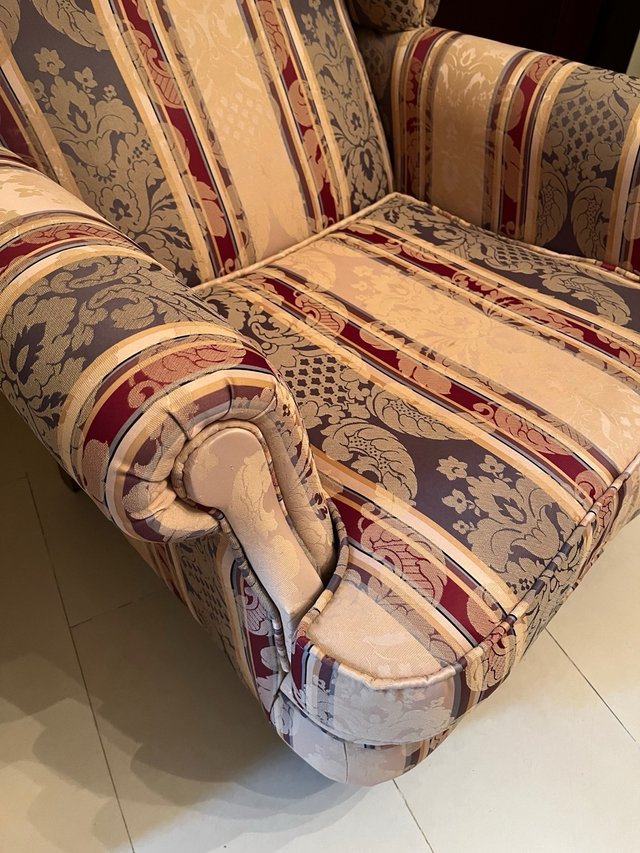 Sofá y dos sillones en La Palma del Condado