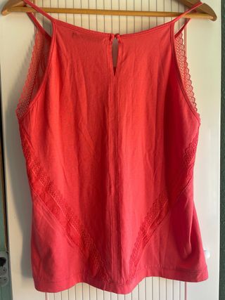 Camiseta tirantes coral