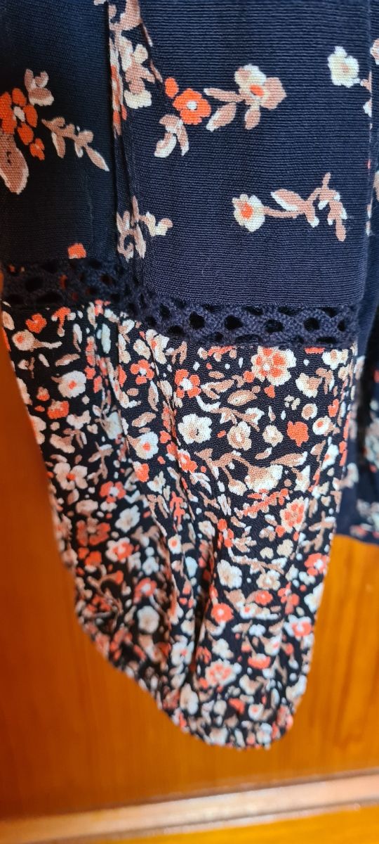 Blusa flores pequeñas