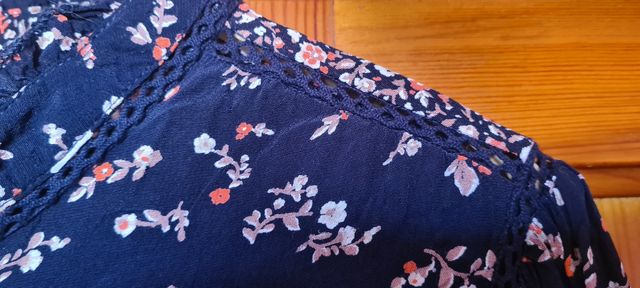 Blusa flores pequeñas