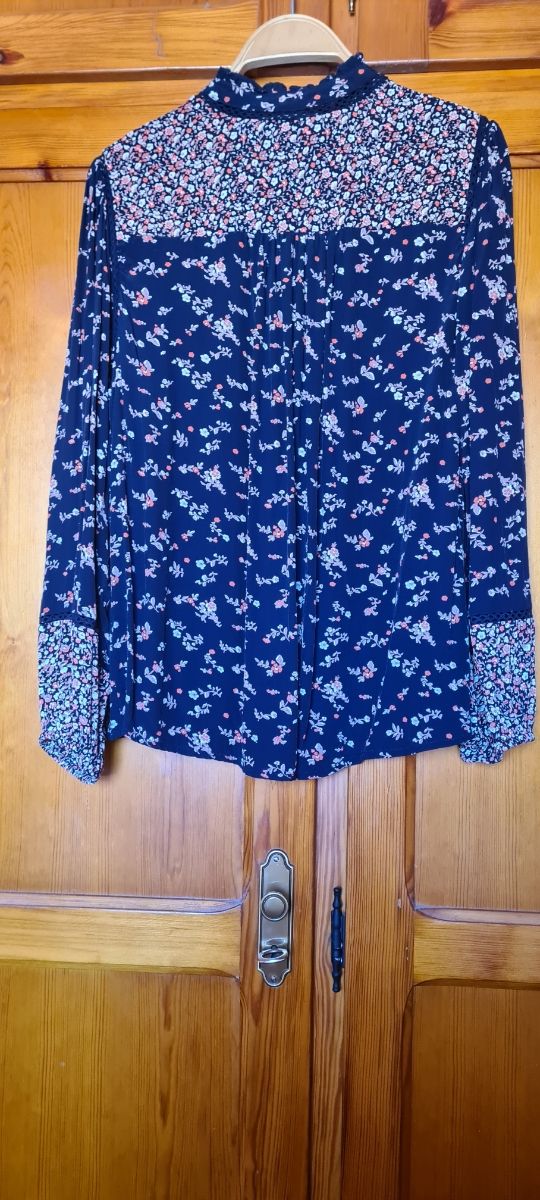 Blusa flores pequeñas