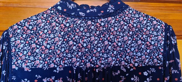 Blusa flores pequeñas