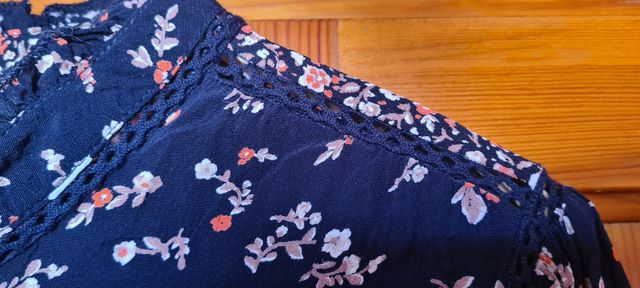 Blusa flores pequeñas