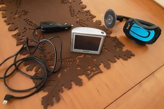 Tomtom one 3a generación + accesorios