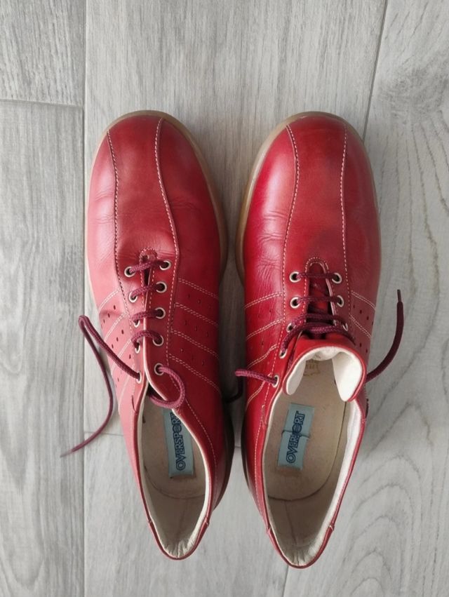 Scarpe sportive rosse in pelle 41