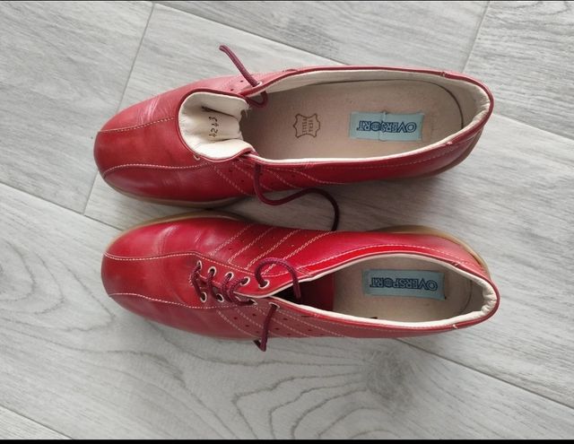 Scarpe sportive rosse in pelle 41