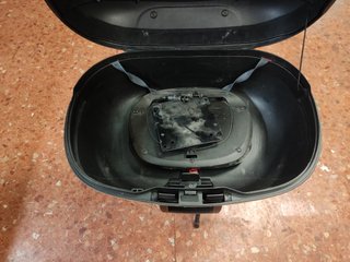 Baul 46l más soporte  para burgman 650