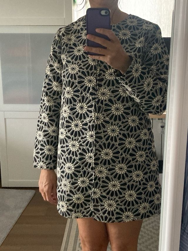 Chaqueton enteretiempo bordado negro y blanco. Tal