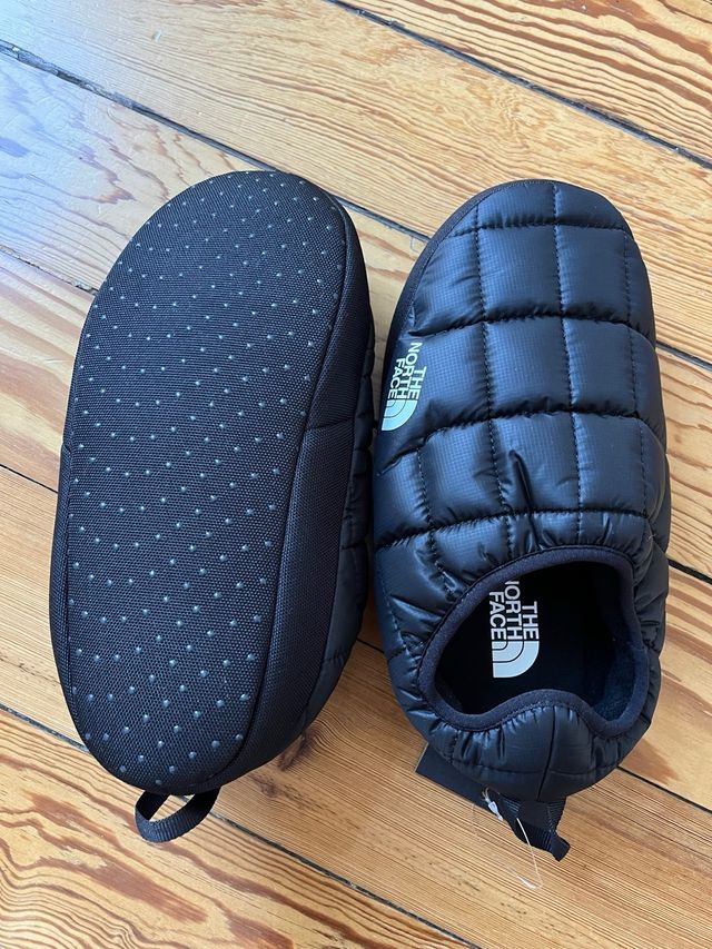 The North Face thermoball mule black size S/M