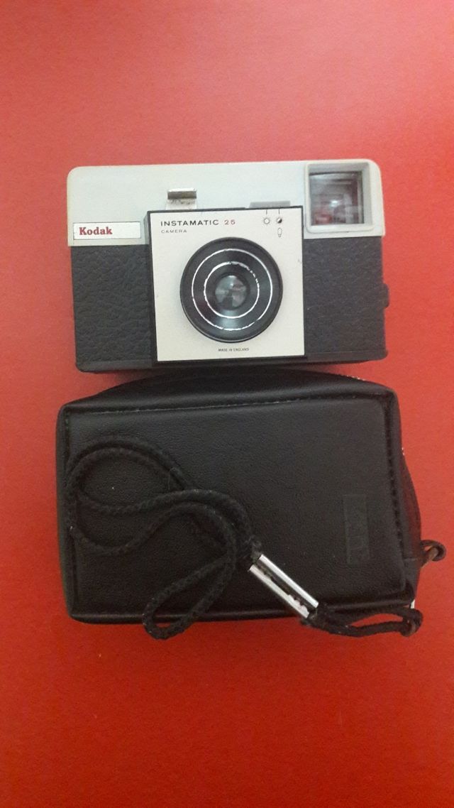 Dos cámaras antiguas Kodak-Agfa 35mm