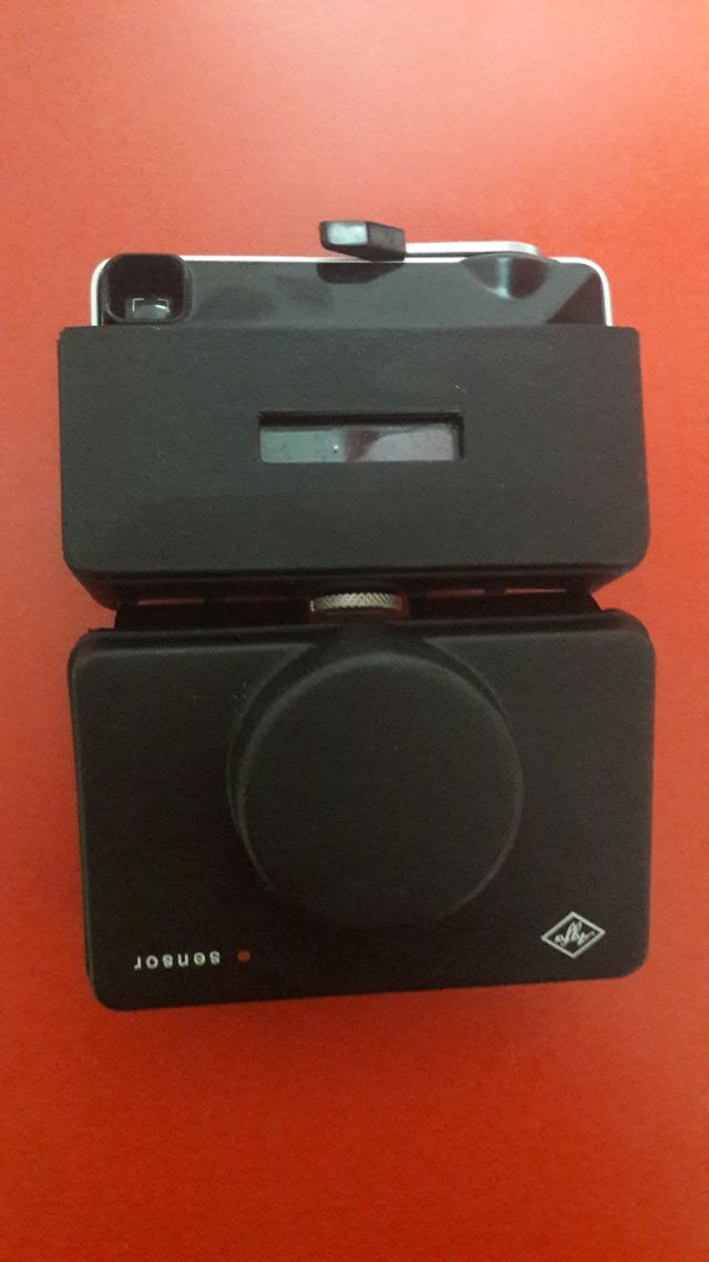 Dos cámaras antiguas Kodak-Agfa 35mm