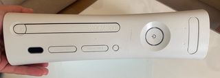 Xbox 360 con mando y microfonos