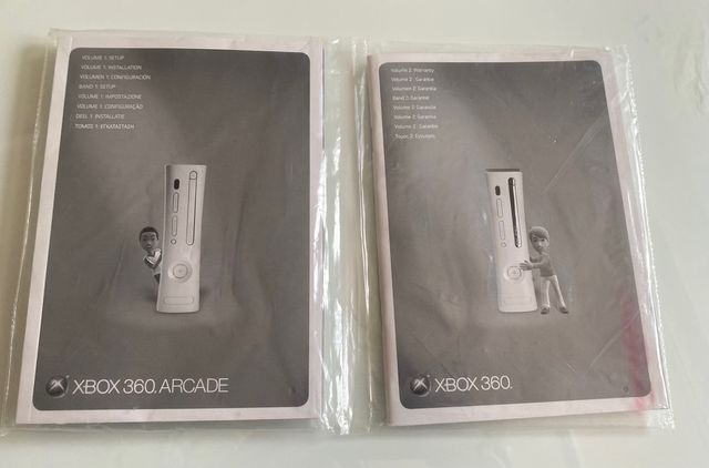 Xbox 360 con mando y microfonos