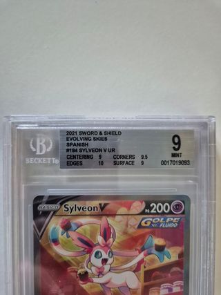 Sylveon V cielos evolutivos Beckett 9 Pokemon