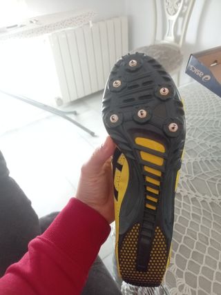 ASICS FAST LAP MD CLAVOS