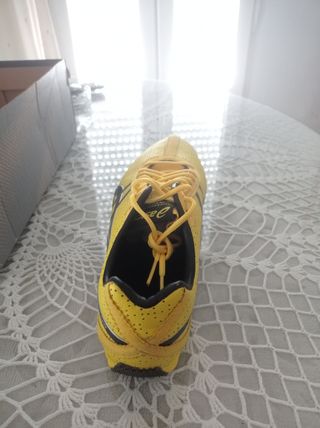 ASICS FAST LAP MD CLAVOS