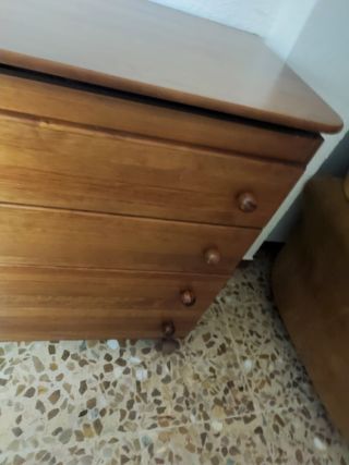 Vasca da bagno, fasciatoio e cassetto