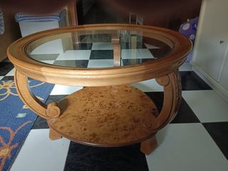 Mesa pequeña de madera