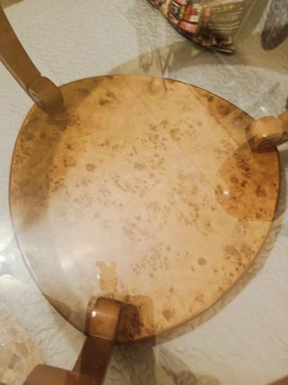 Mesa pequeña de madera