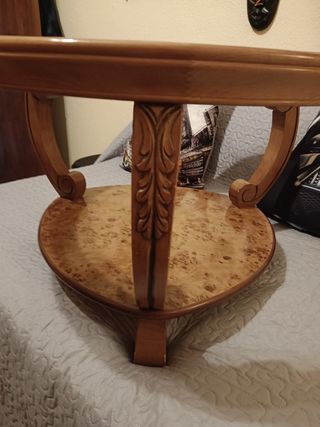 Mesa pequeña de madera