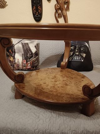 Mesa pequeña de madera