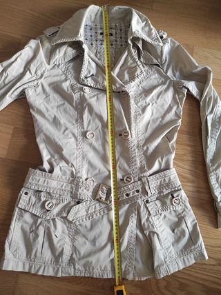 Gabardina beige Stradivarius 