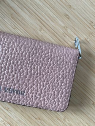 Cartera de piel Bimba y Lola rosa y plata