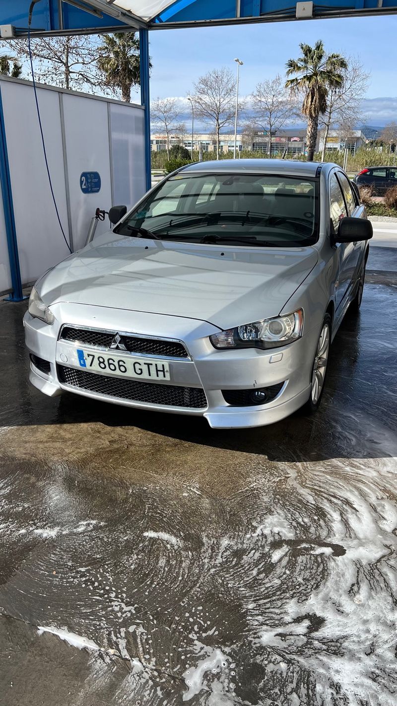 Mitsubishi Lancer 2010 - foto 1