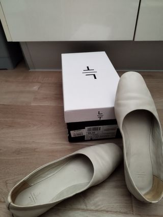 Manoletina Piel Beige marca Latouche-T.38