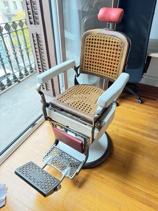 SILLÓN de Barbero BEYA principios sxx