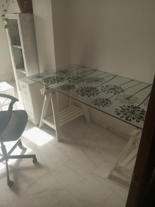 Puesto de oficina completo