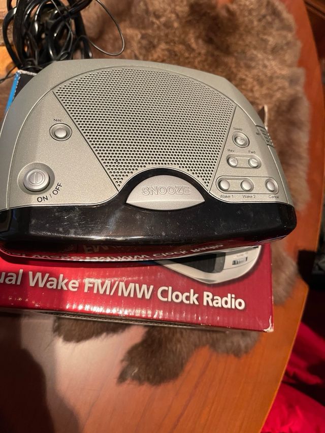 Radio reloj