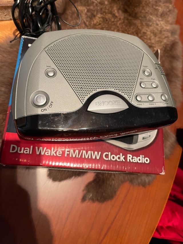 Radio reloj
