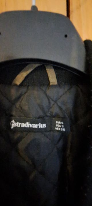 Cazadora tipo bomber mujer Stardivarius 
